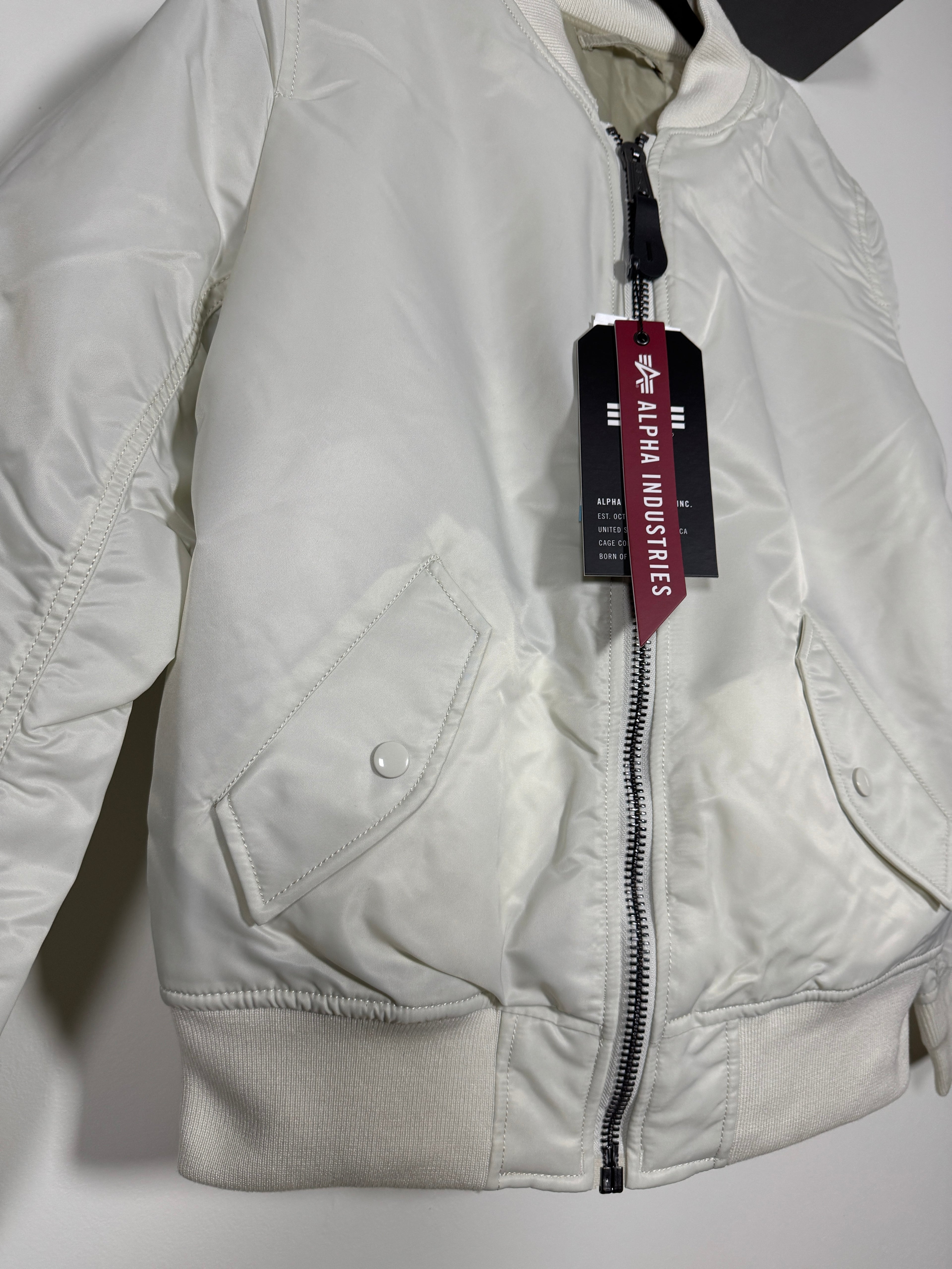 Alpha Industries Ma-1 Bomber Jacket "Nueva"