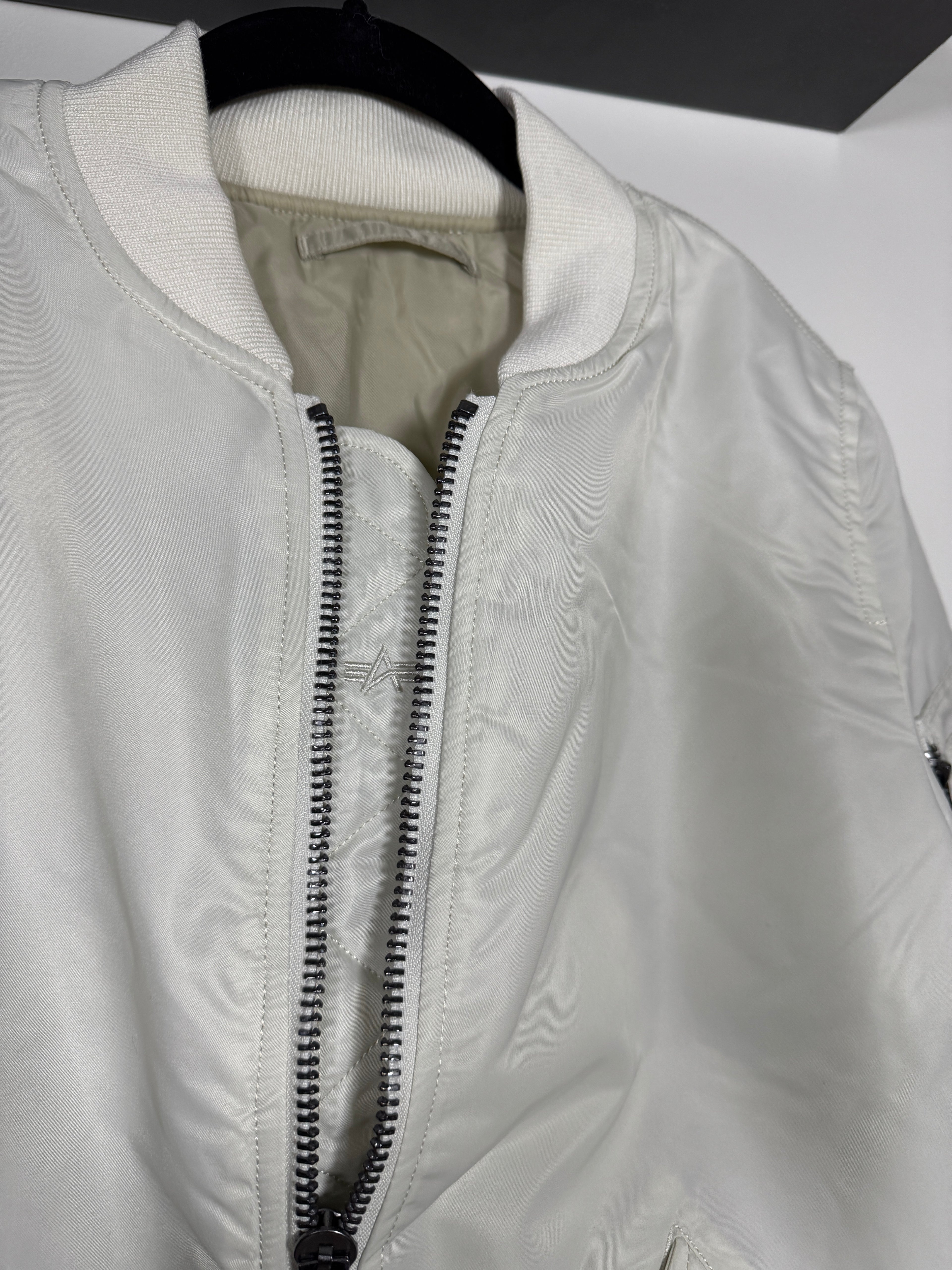 Alpha Industries Ma-1 Bomber Jacket "Nueva"