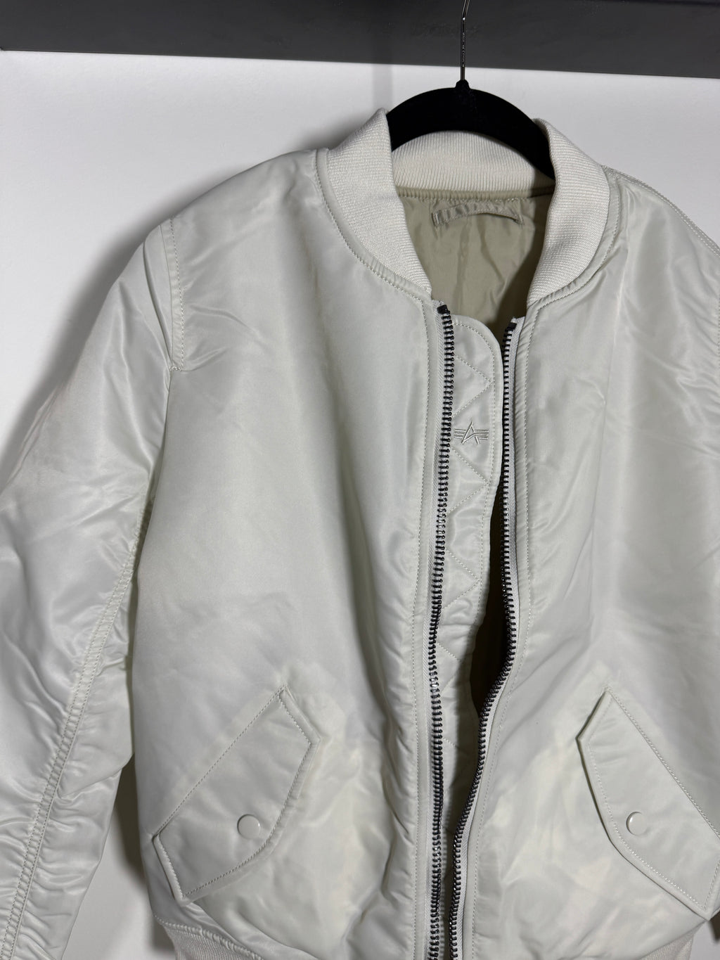 Alpha Industries Ma-1 Bomber Jacket "Nueva"