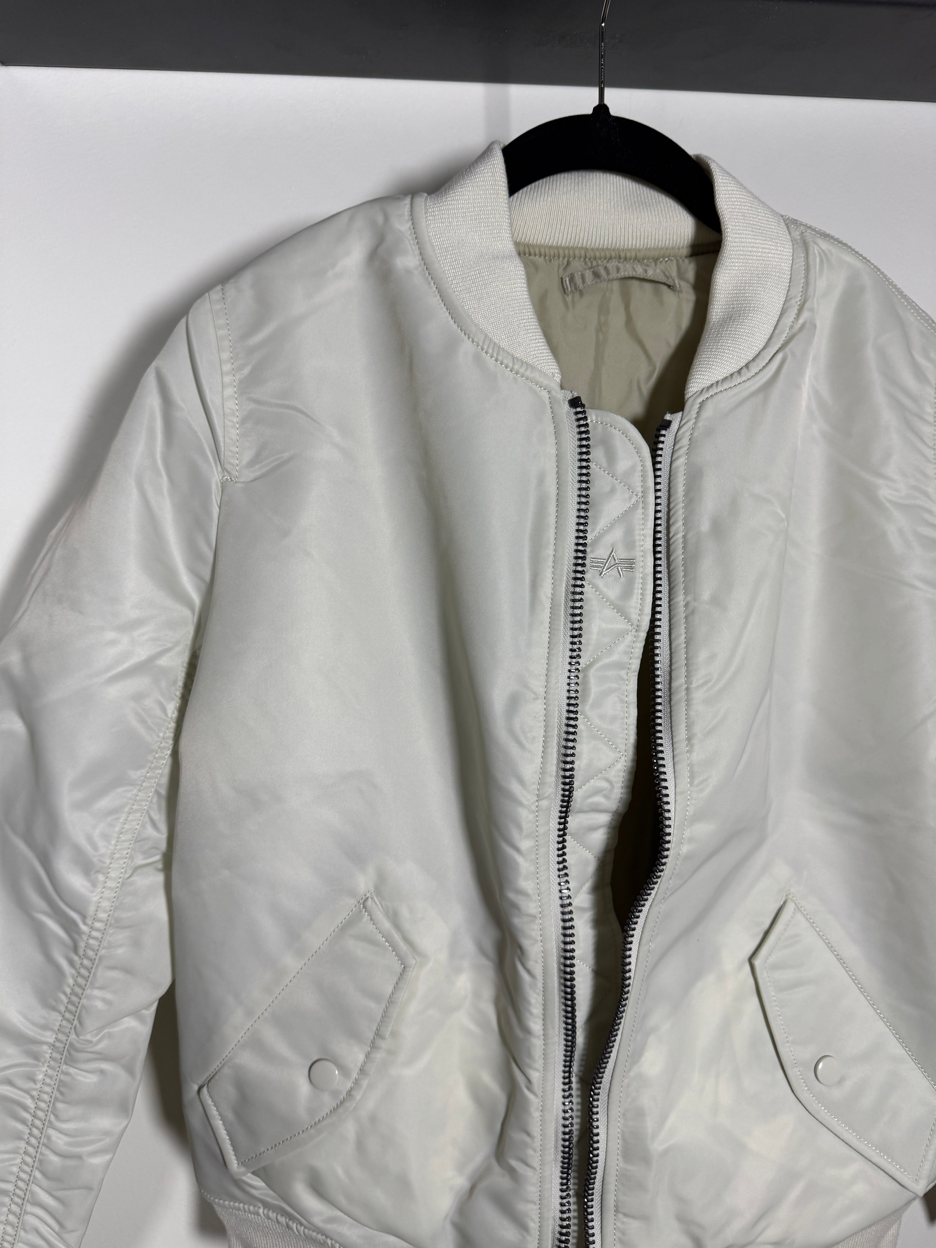 Alpha Industries Ma-1 Bomber Jacket "Nueva"