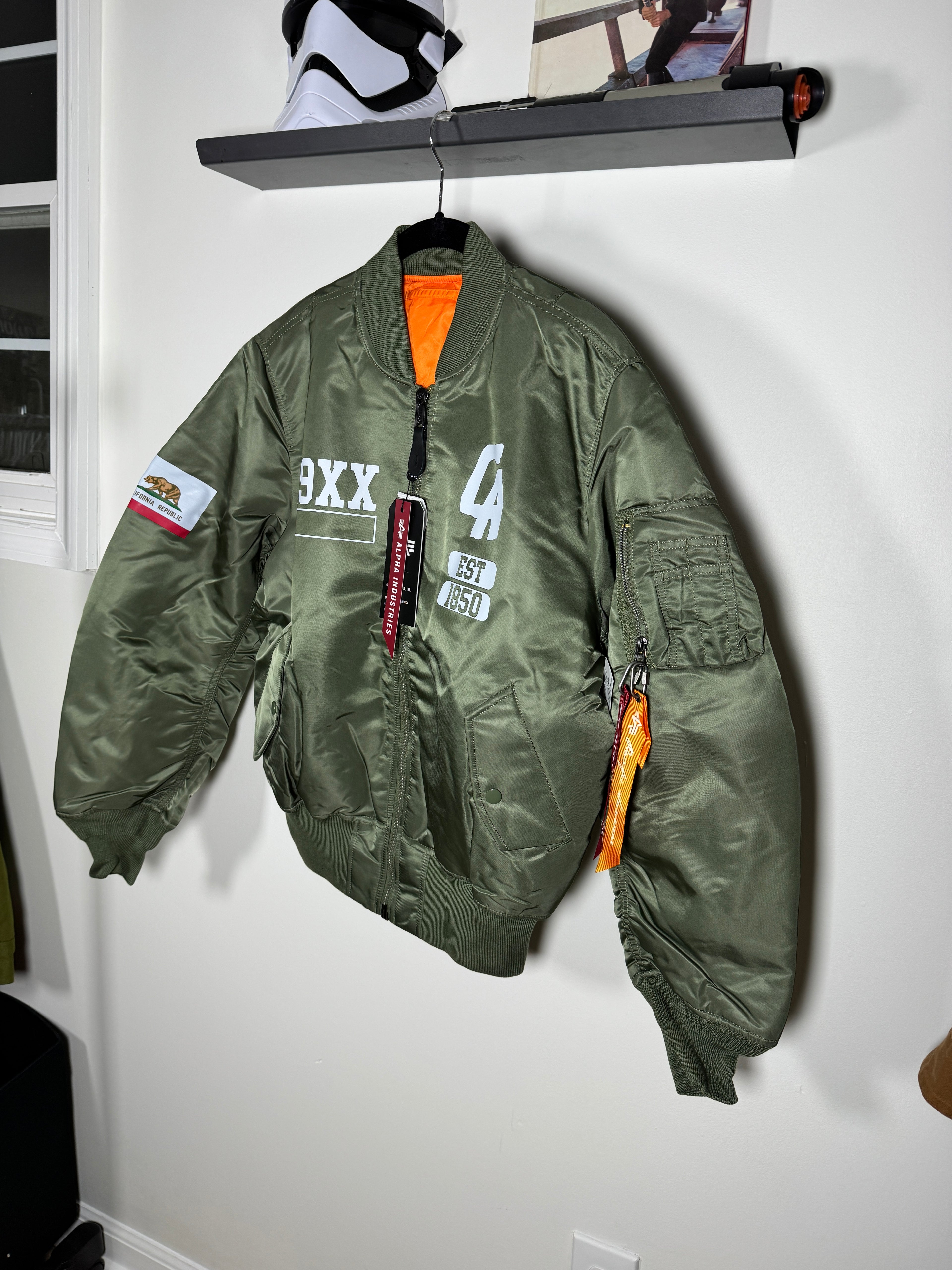 Chaqueta Alpha Industries Ma-1 Bomber Jacket - California Edition "Nueva"