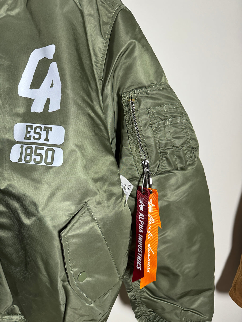 Chaqueta Alpha Industries Ma-1 Bomber Jacket - California Edition "Nueva"