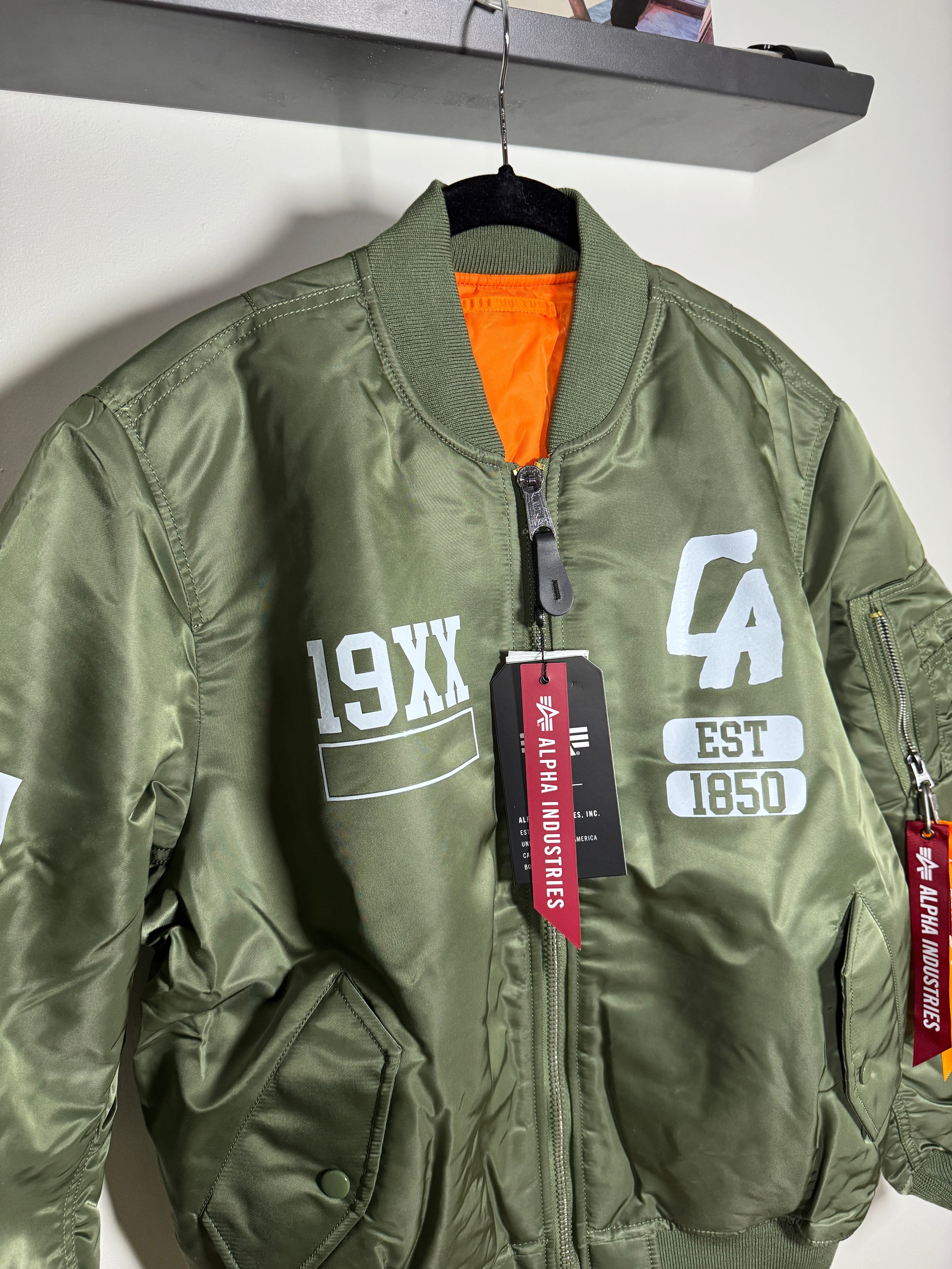 Chaqueta Alpha Industries Ma-1 Bomber Jacket - California Edition "Nueva"
