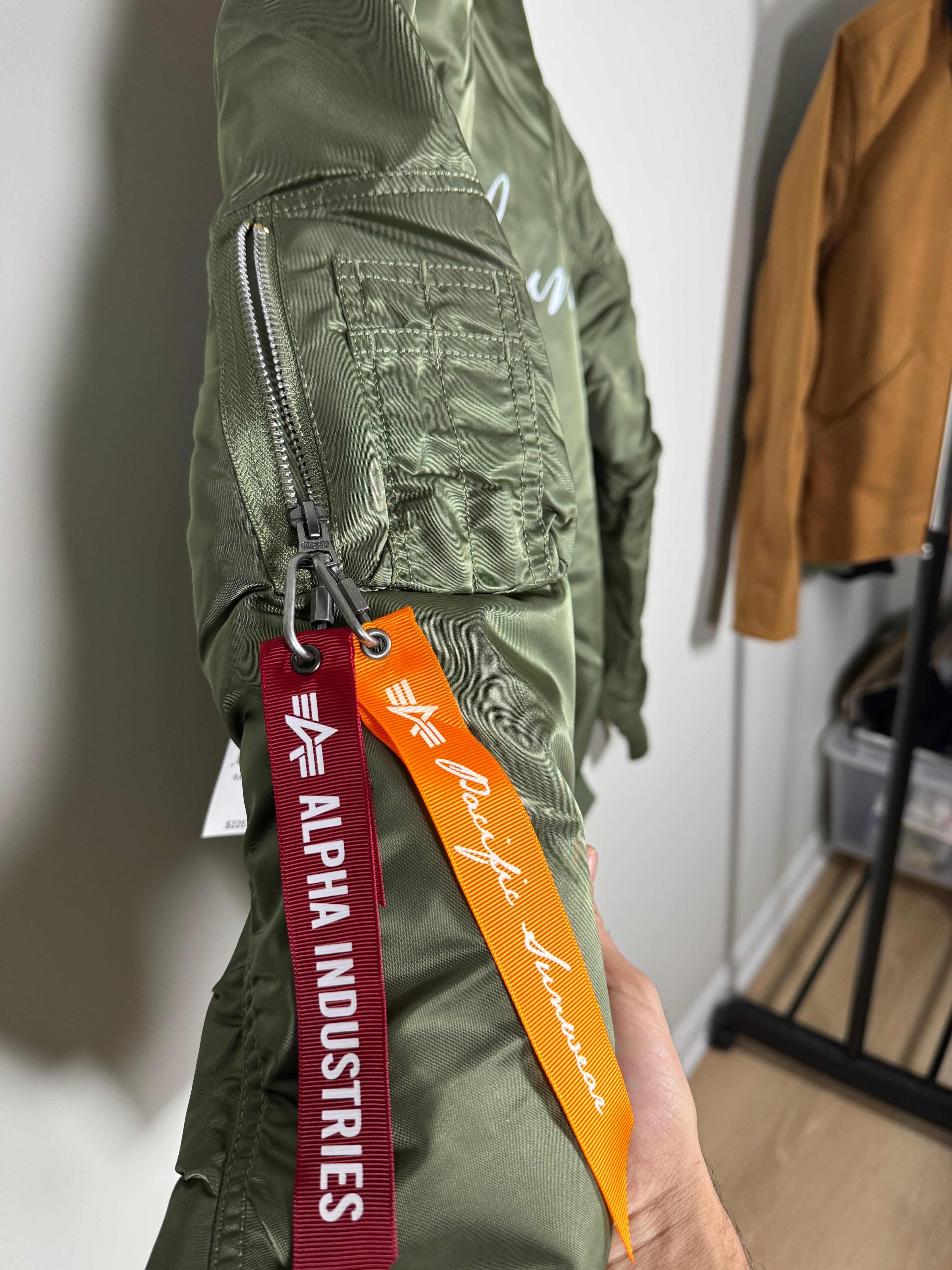 Chaqueta Alpha Industries Ma-1 Bomber Jacket - California Edition "Nueva"