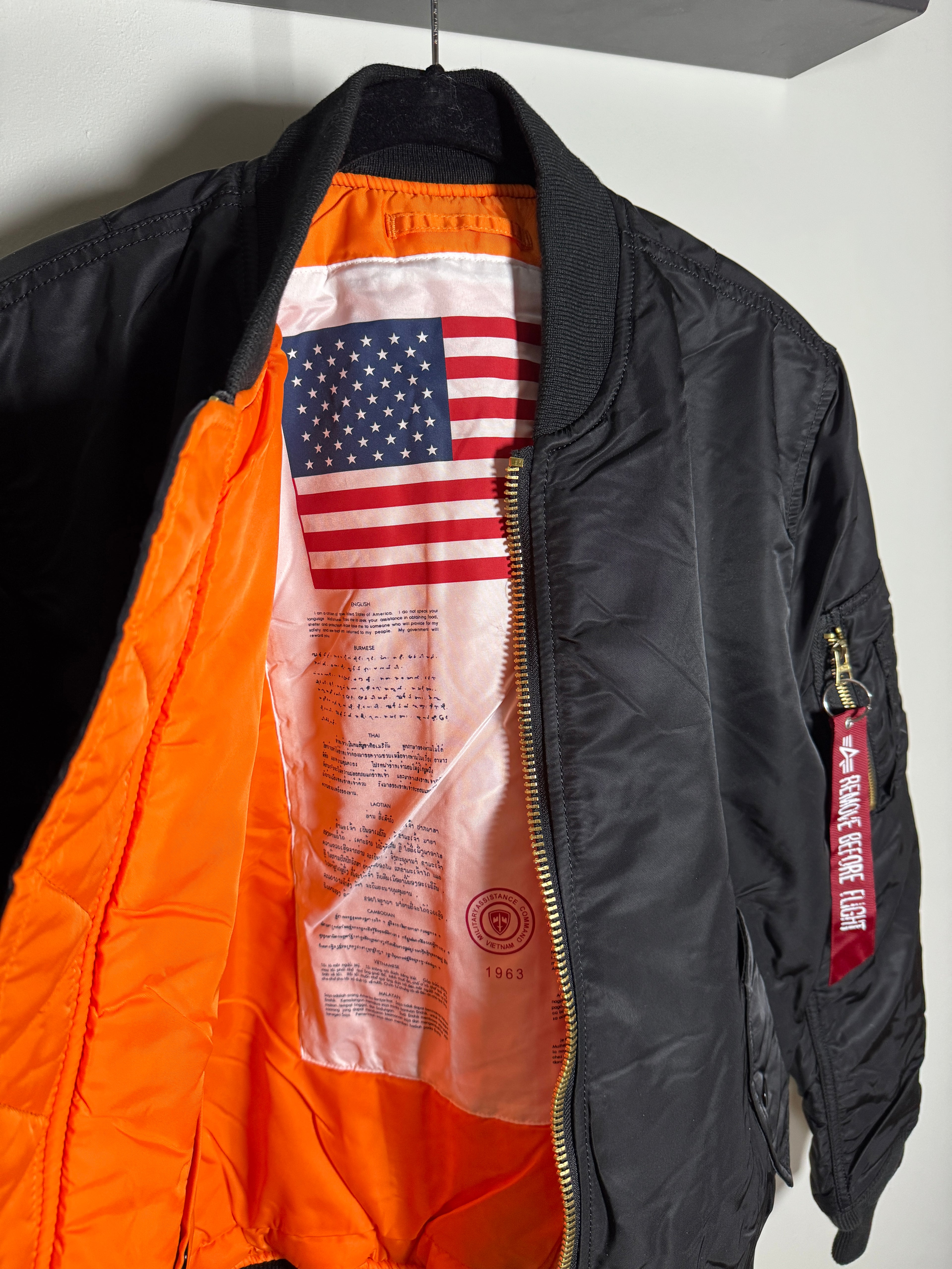 Chaqueta De Piloto Alpha Industries Ma-1 Blood Chit "Nueva"