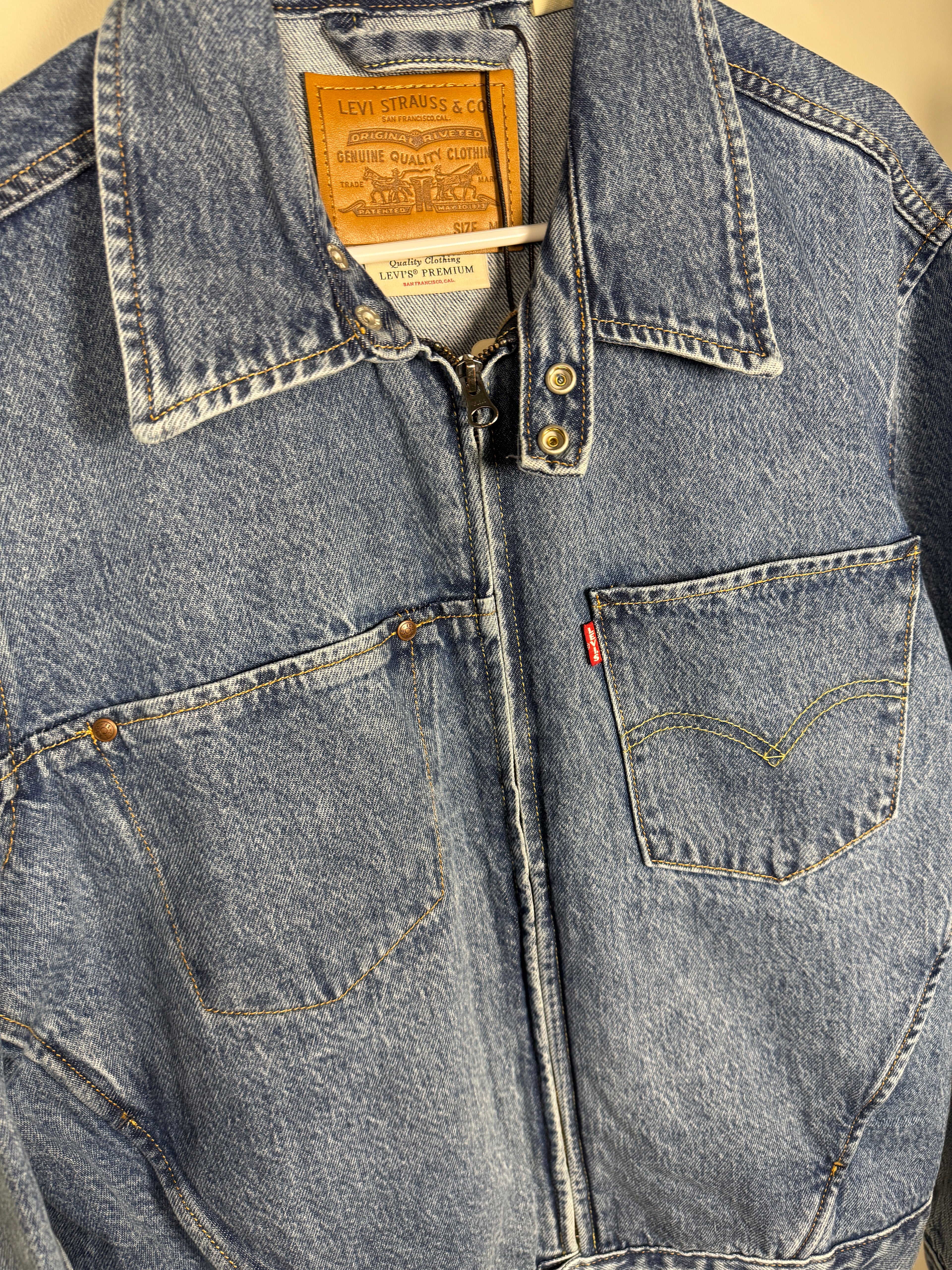 Chaqueta Levi's Twisted Trucker "Nueva"