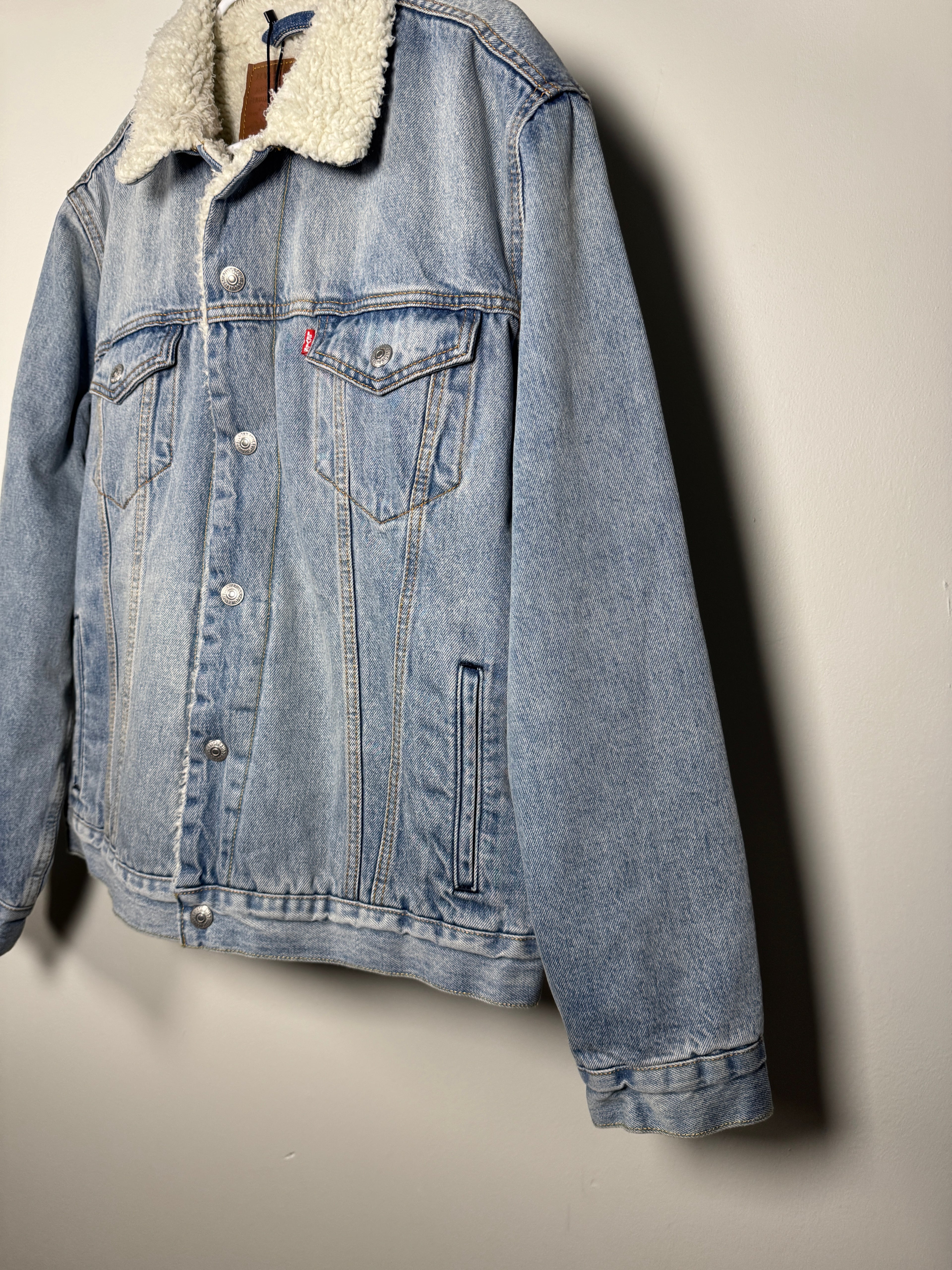 Chaqueta Levi's Sherpa Trucker "Nueva"