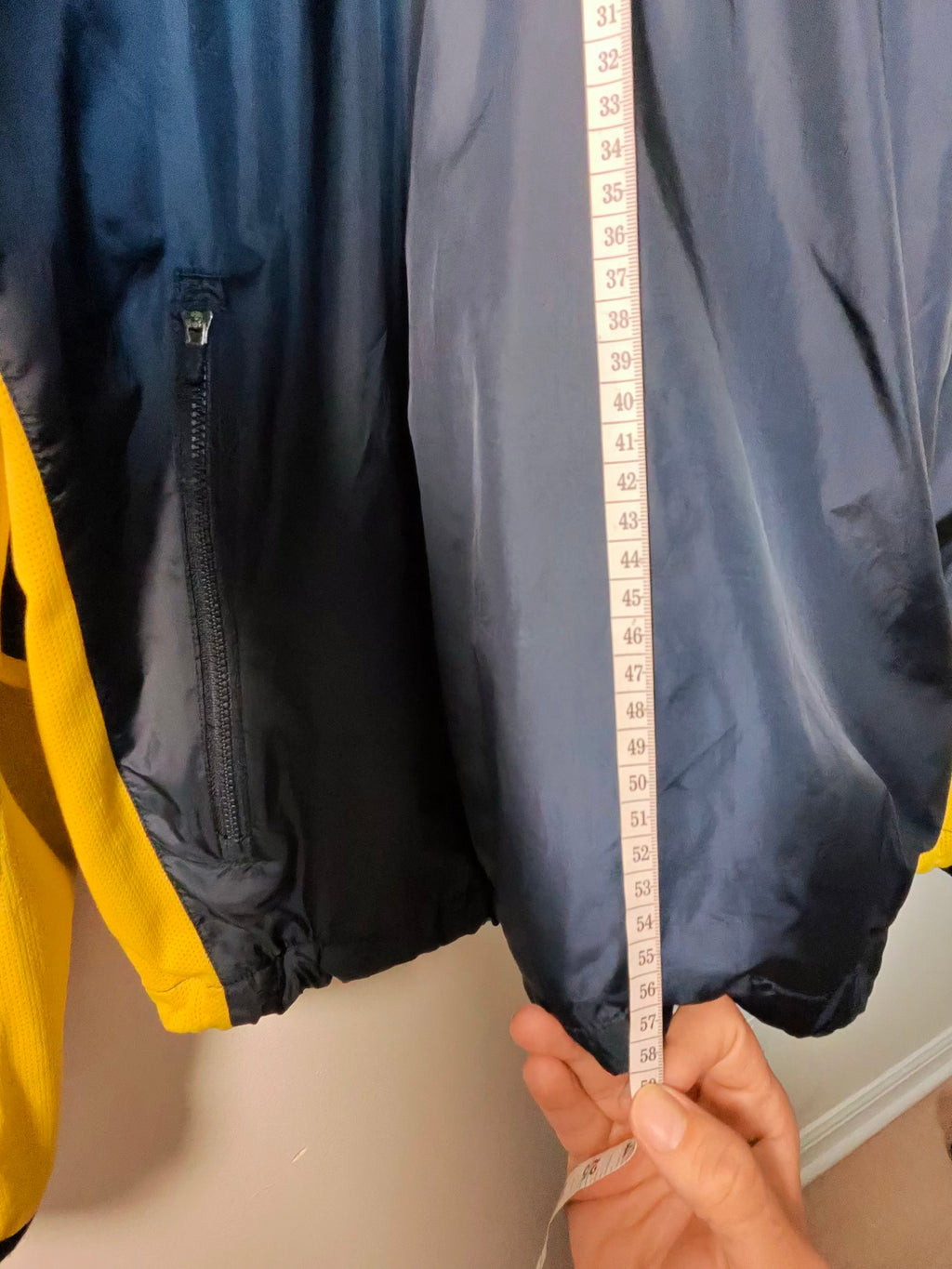 Chaqueta rompeviento Nike Livestrong