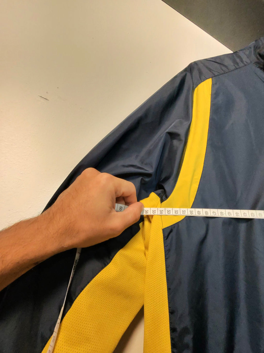 Chaqueta rompeviento Nike Livestrong